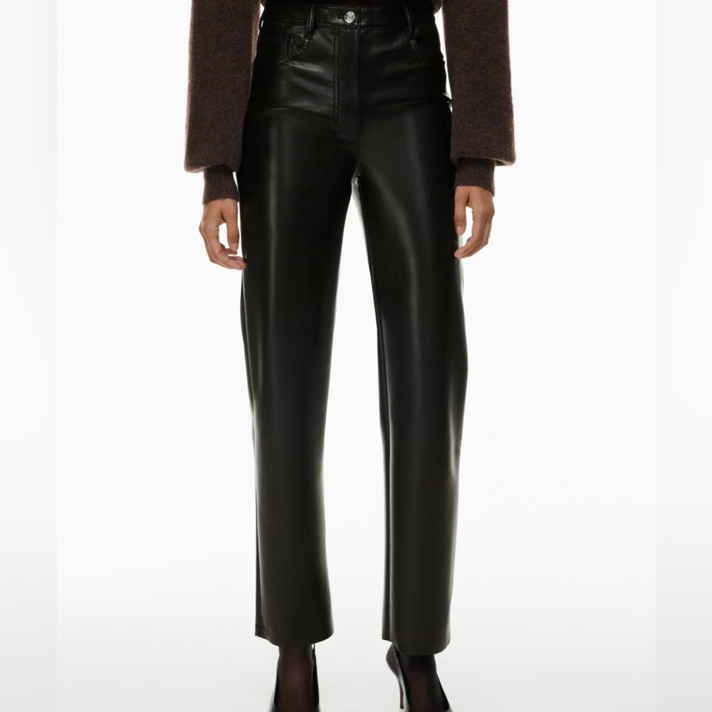 The Melina™ Pant
High-waisted Vegan Leather pants